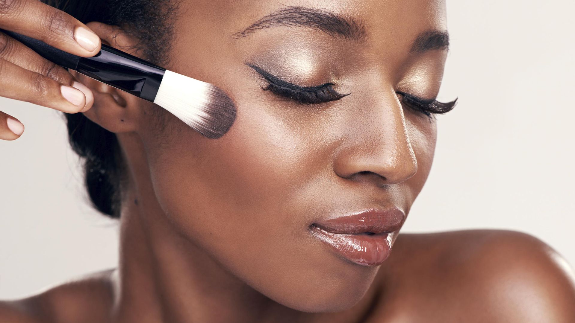 MAQUILLAGE_1920x1080_resultat